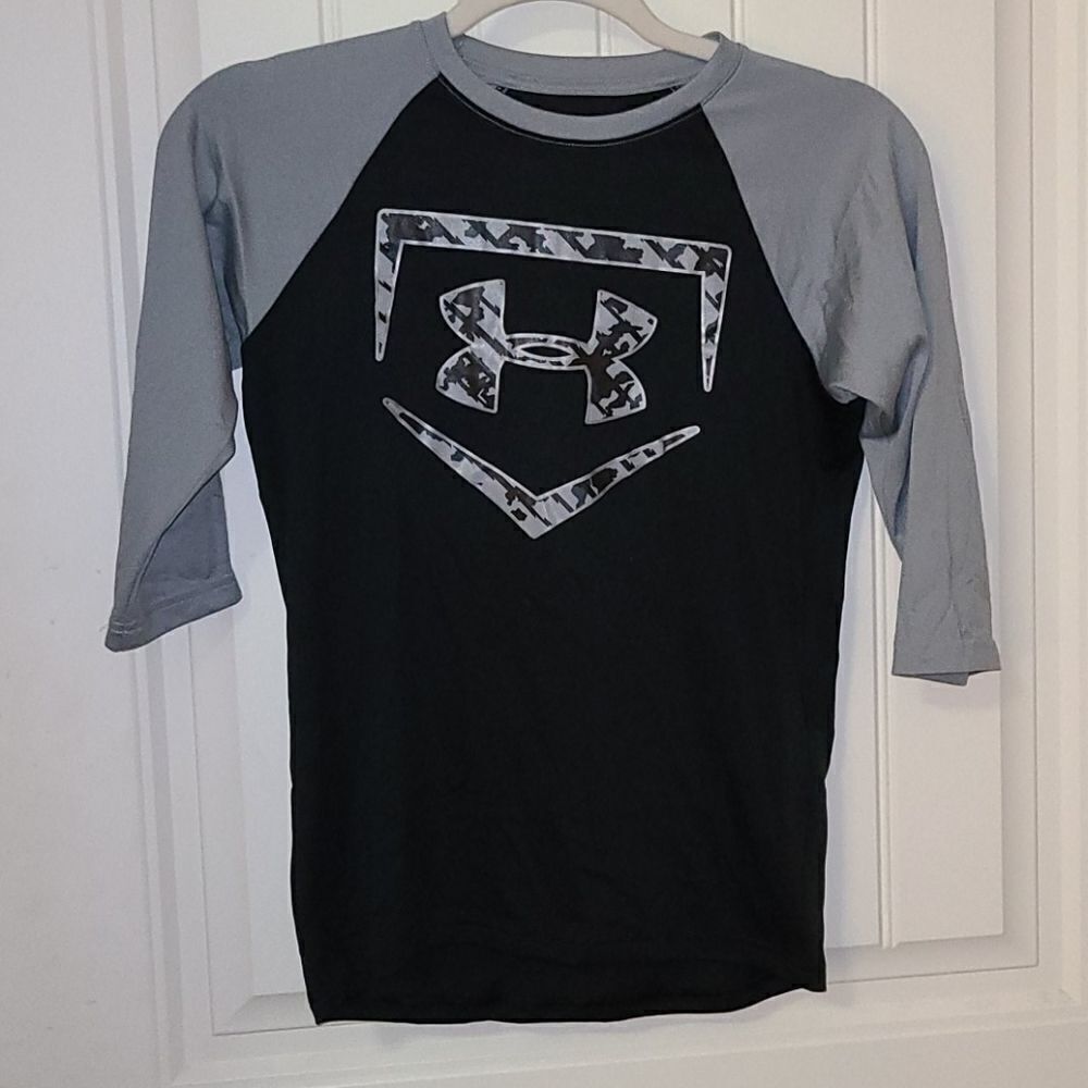Under Armour YMD Loose Heatgear Athletic Raglan Sleeve Shirt Gray Black Youth